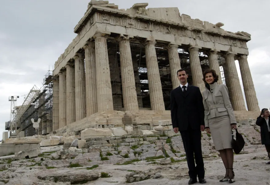 Ασμά αλ Άσαντ: Από το Λονδίνο στον Τραπεζικό Τομέα και δίπλα στον Μπασάρ 3 Ασμά αλ Άσαντ: Γεννημένη στο Λονδίνο και με καριέρα στον τραπεζικό τομέα, δίπλα στον Μπασάρ